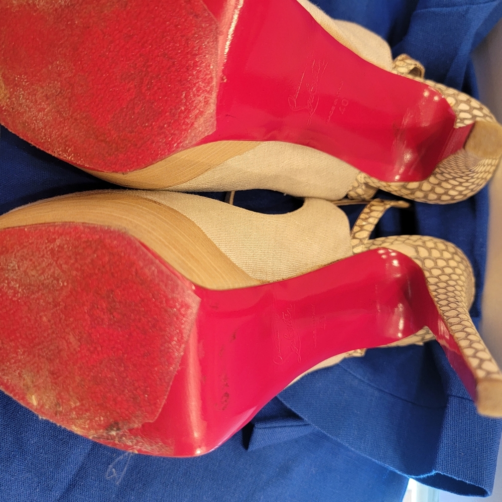 Christian Louboutin women's heels size 40 - Picture 4 of 6